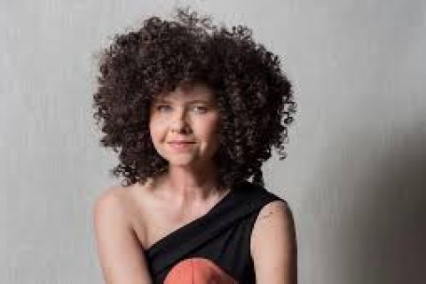 Cantora e compositora Roberta Campos apresenta temas de novelas em show em Cerquilho